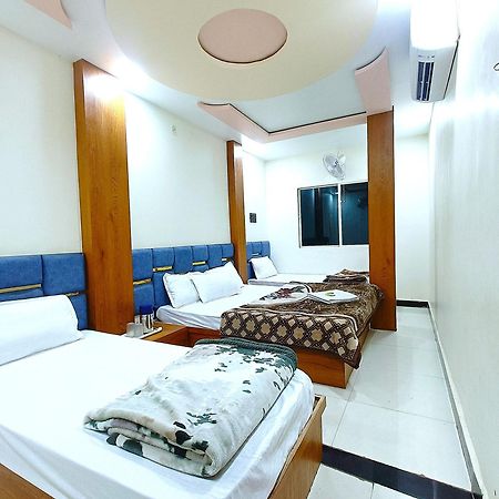 Hotel Shreem 乌贾因 外观 照片