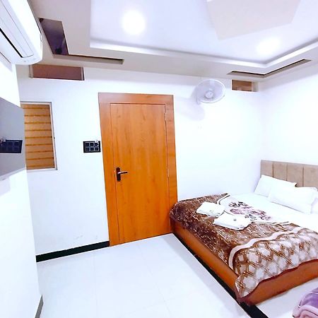 Hotel Shreem 乌贾因 外观 照片