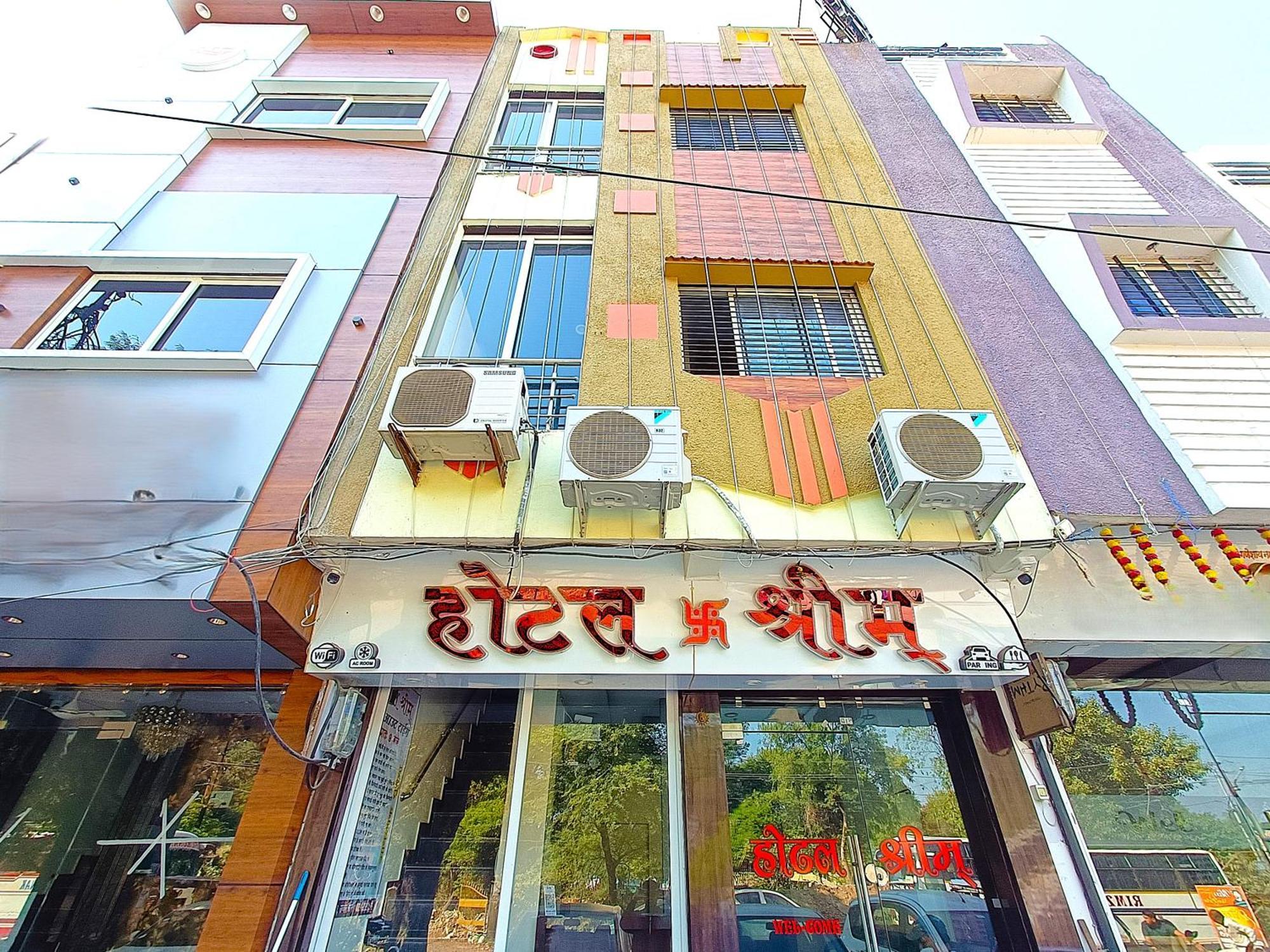 Hotel Shreem 乌贾因 外观 照片