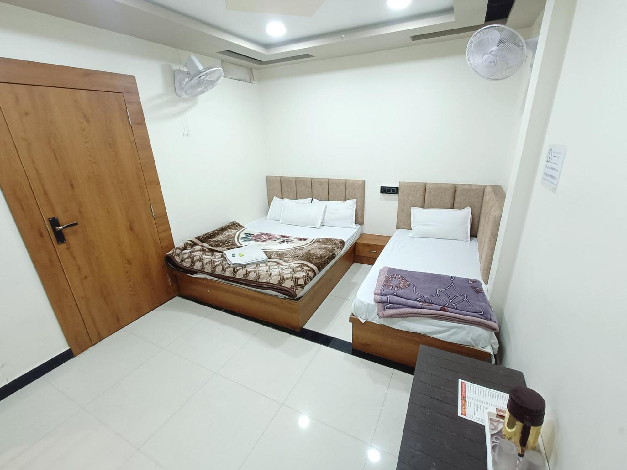 Hotel Shreem 乌贾因 客房 照片