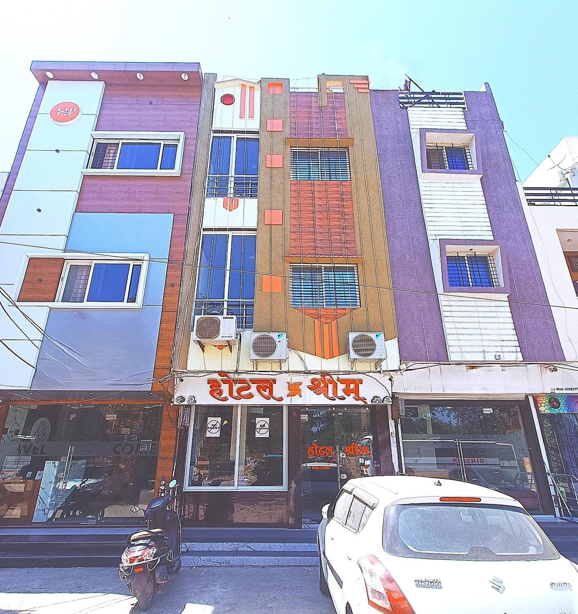 Hotel Shreem 乌贾因 外观 照片